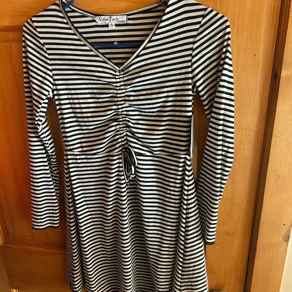 Nordstrom Black & White Striped Long Sleeve Dress ruched front size small NWT - Picture 1 of 6